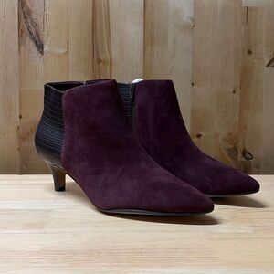 Clarks Collection Women’s Linvale Sea Boots Ankle Booties, Kitten Heals Size 8.5
